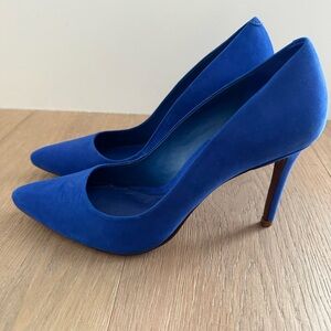 Schutz Blue pointy toe Heels 7
